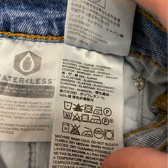 LEVI’S 501 Shorts Button Fly Denim Jean Medium Wash Blue Cut Off Retro Classic - Picture 4 of 6